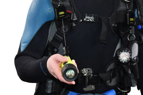 Flashlight Camera Retractors For Scuba